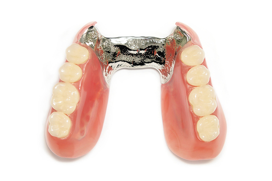 スマイルデンチャー（入れ歯）の種類・料金 - 医療法人育成会 うえの